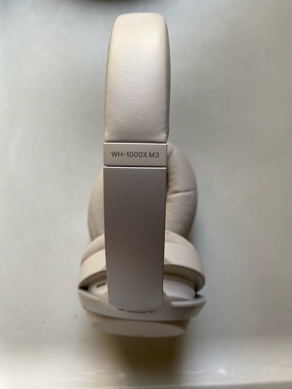 Sony WH-1000XM3 Wireless Noise-Cancelling Headphones - Picture 6 of 11